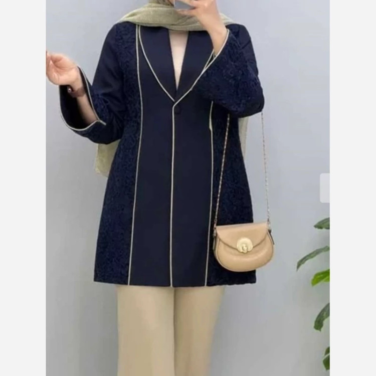 مانتوزنانه مزون دوزی شده دارای رنگ بندی